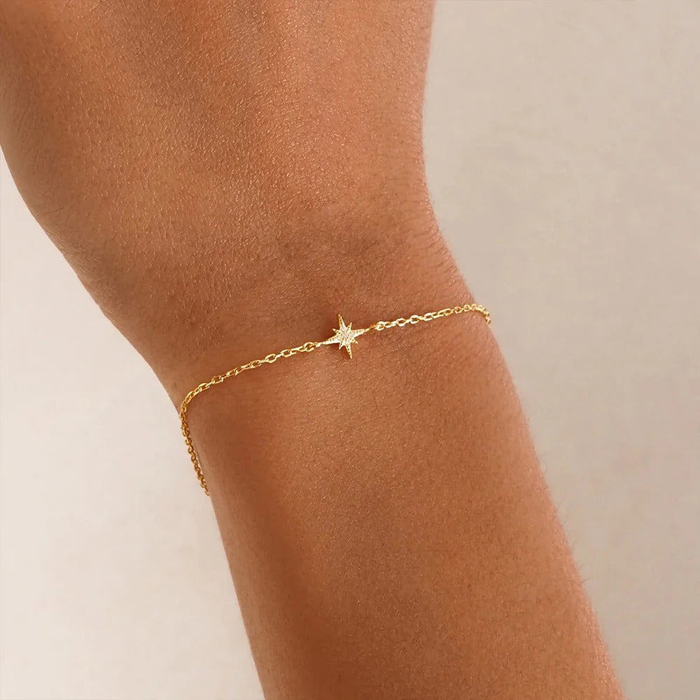 Dainty Pointed Star Bracelet