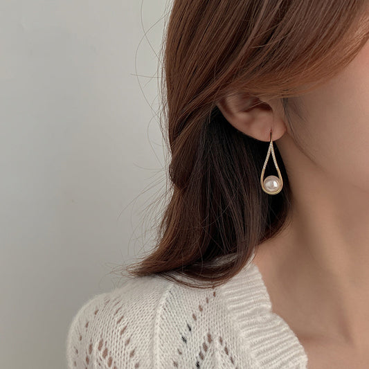 Elegant Teardrop Pearl Dangle Earrings