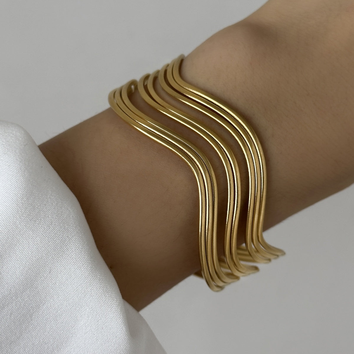 5pc Wavy Gold Cuff Bracelet Set