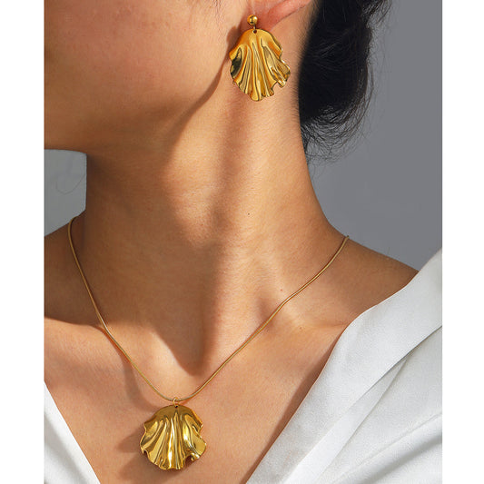 Gold Shell Pendant Necklace & Earring Set