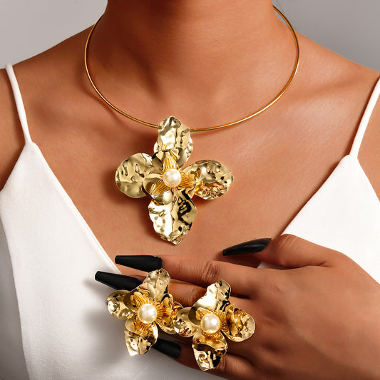 2pc Hammered Gold Floral Statement Necklace & Ring Set