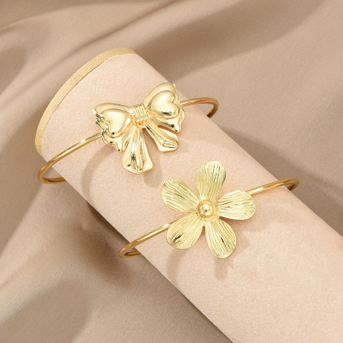 2pc Bow and Flower Bangle Set
