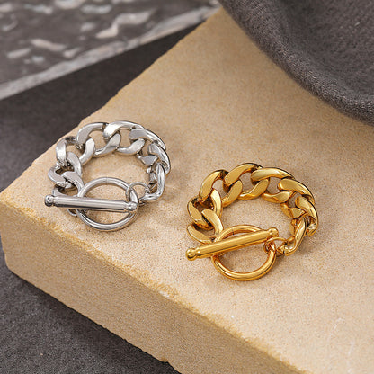 Bold Toggle Chain Ring