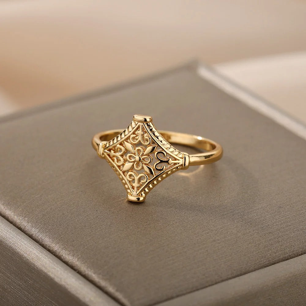 Vintage Floral Star Ring