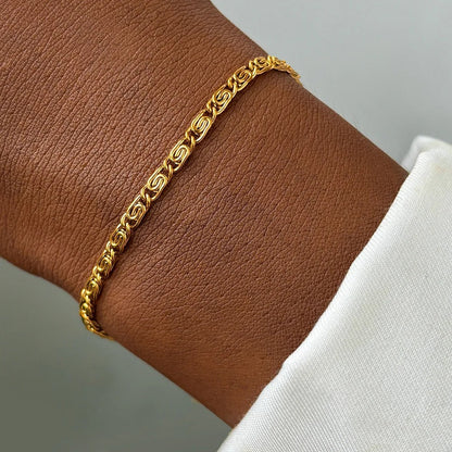 Elegant Scroll Bracelet