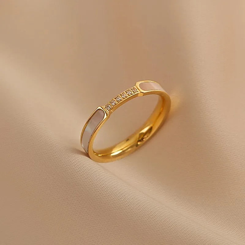 Dainty Shell Diamond Ring