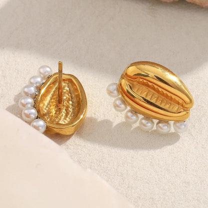 Smooth Pearl Seashell Stud Earrings