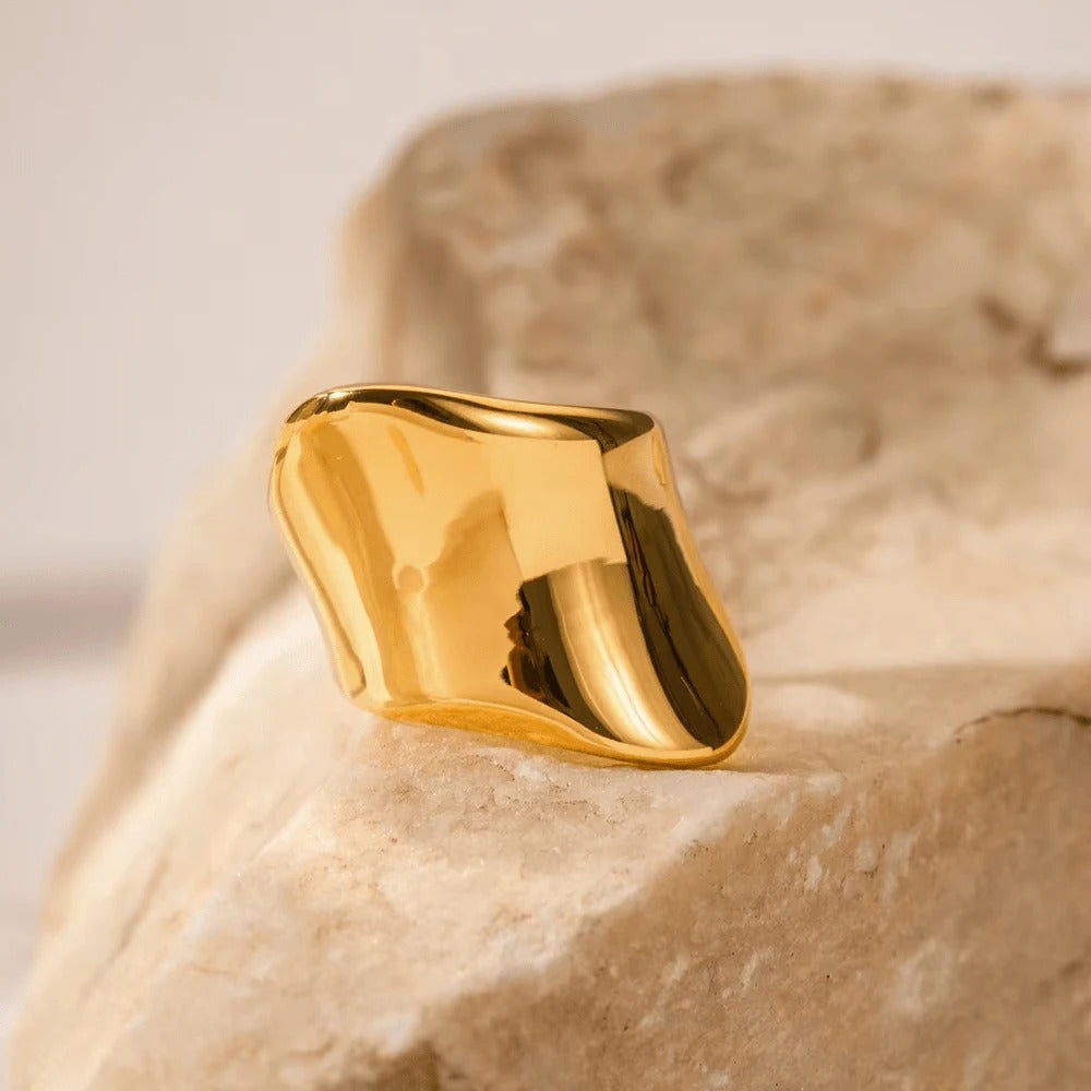 Exaggerated Chunky Uneven "O" Ring
