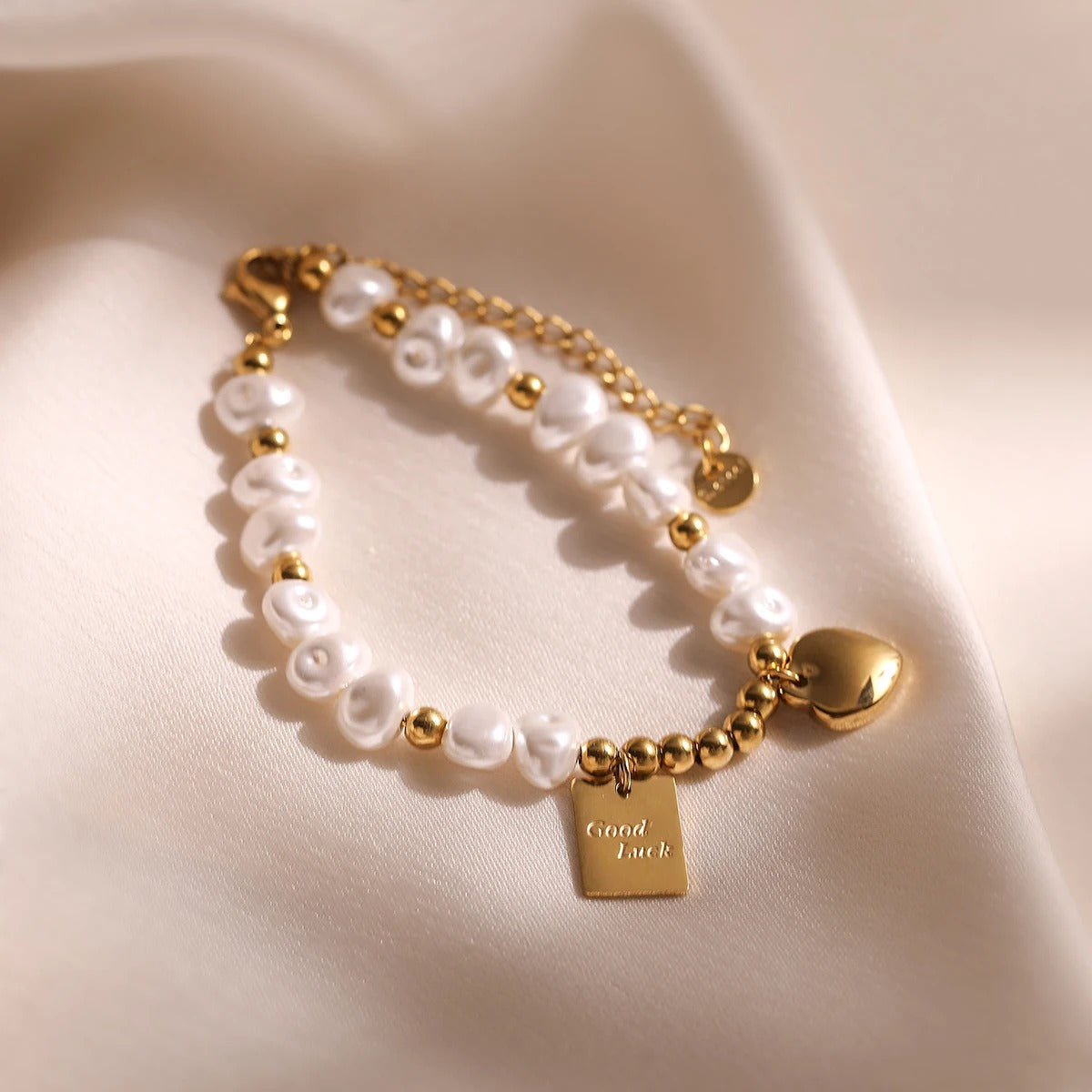 "Good Luck" Tagged Pearl Bracelet