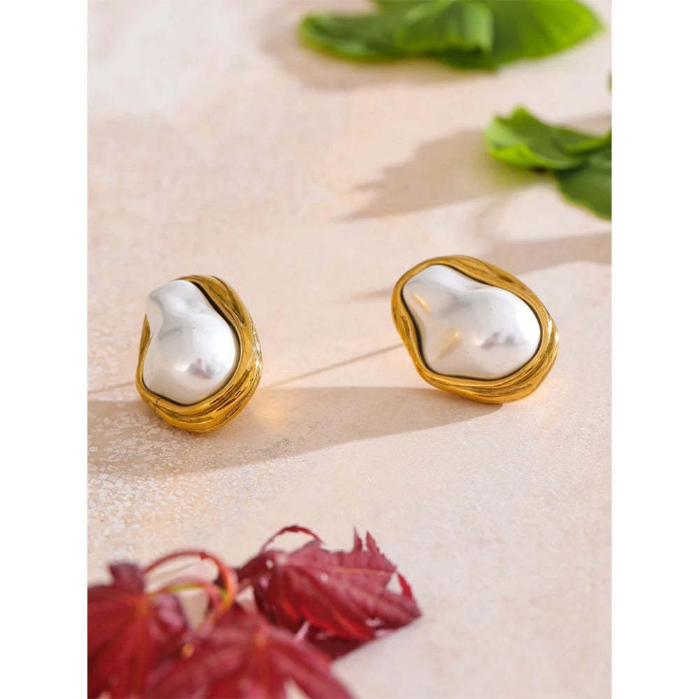 Elegant Chunky Pearls Necklace & Earring Set