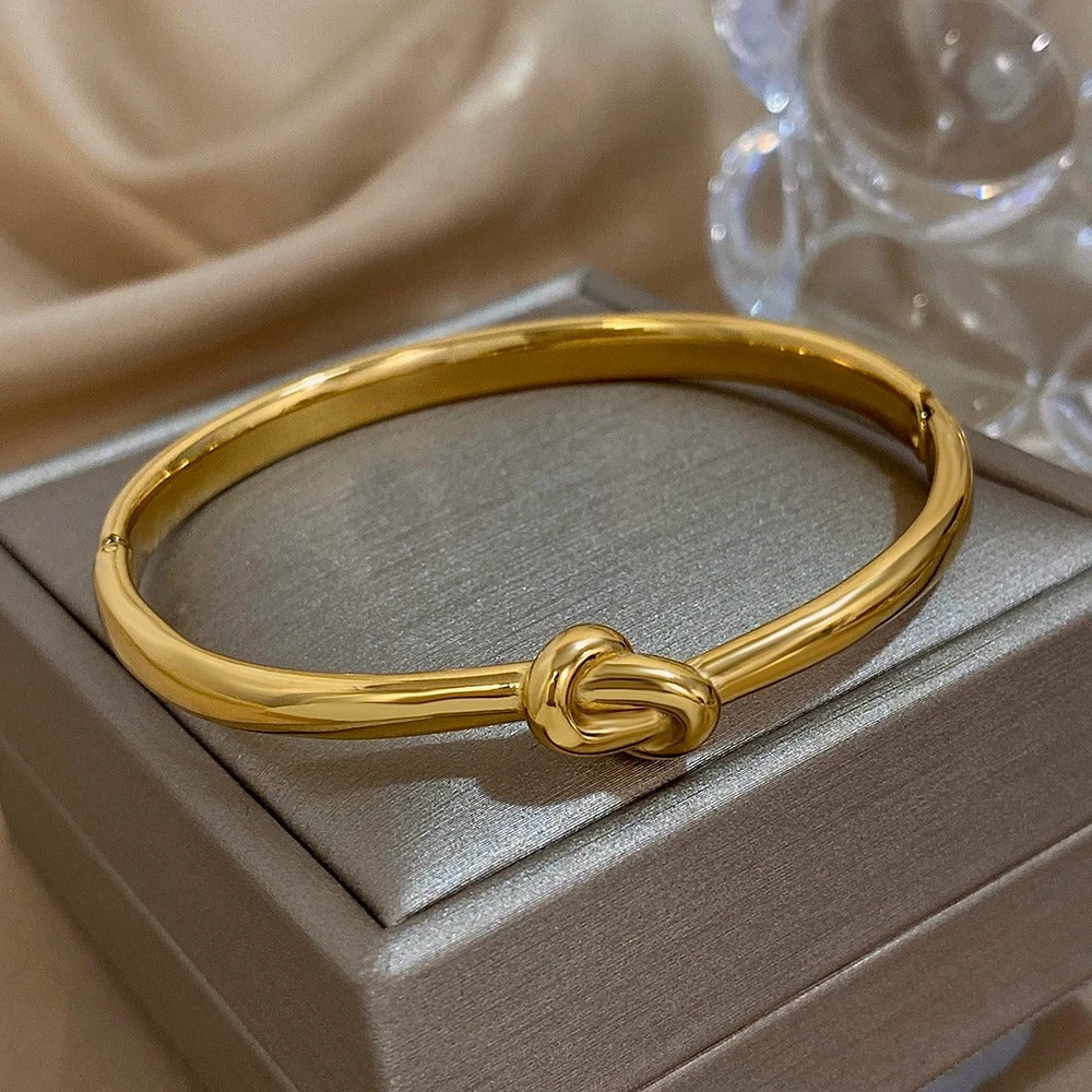Dainty Thin Knotted Bracelet