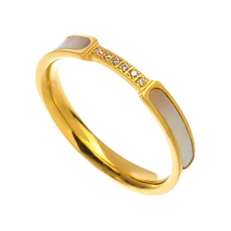 Dainty Shell Diamond Ring