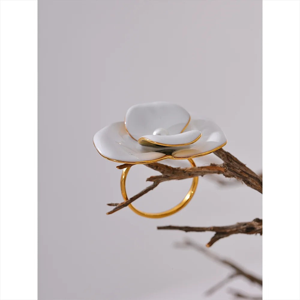 Exquisite White Enamel Flower Ring
