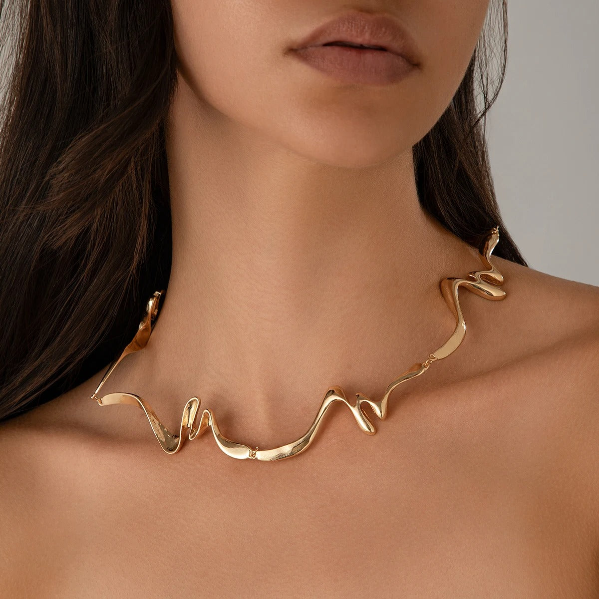 Elegant Irregular Wave Torques Necklace